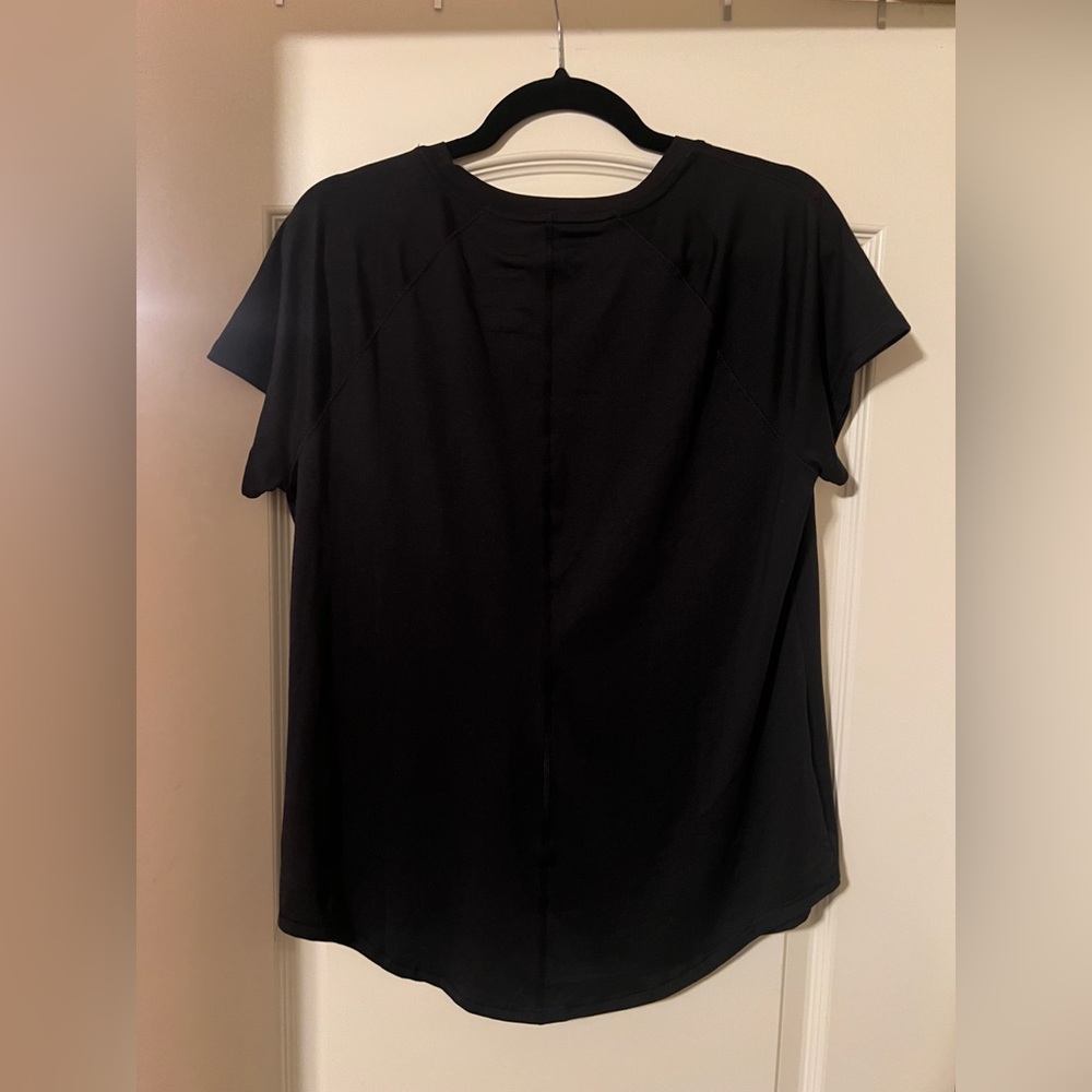 Target All in Motion Workout T-Shirt Top Short Sleeve Black Women’s Large NWT - Picture 3 of 5